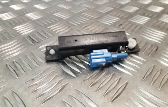 Keyless system antenna