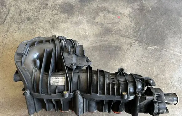BMW 5 E60 E61 Intake manifold 7810179 7810741 7810178