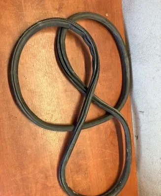 Rubber seal rear door