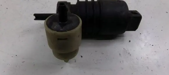 Volkswagen Caddy Windscreen/windshield washer pump