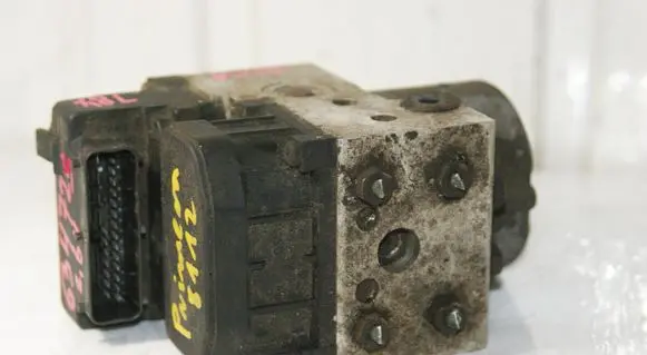 Nissan Primera ABS Pump 476608F826 0273004316