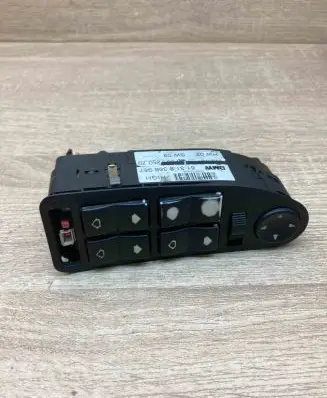 BMW 5 E39 Electric window control switch 8368987