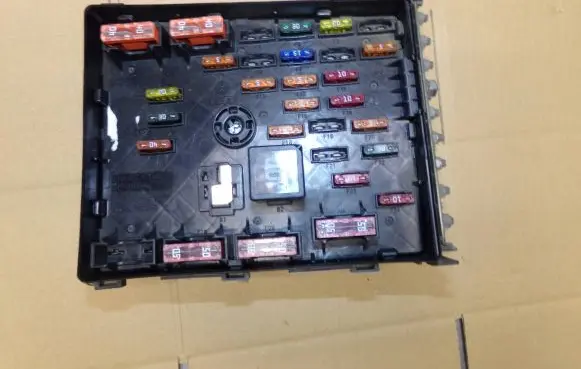 Volkswagen PASSAT B6 Fuse box set 3C0937125