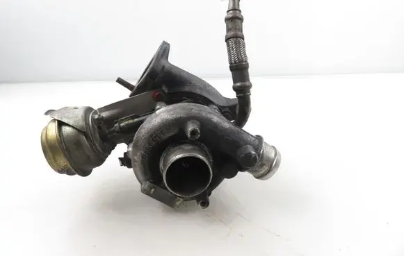 Volkswagen PASSAT B5 Turbo 028145702H