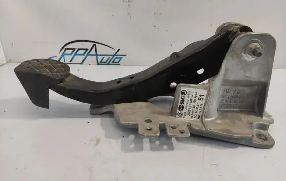 Volkswagen Tiguan Brake pedal 3C2721057G 60606060 9999994