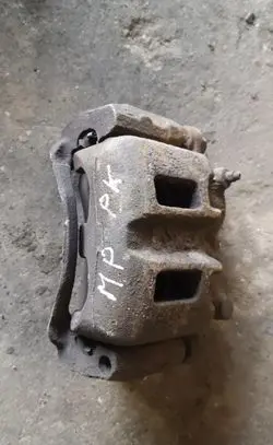 Mitsubishi Pajero Front brake caliper
