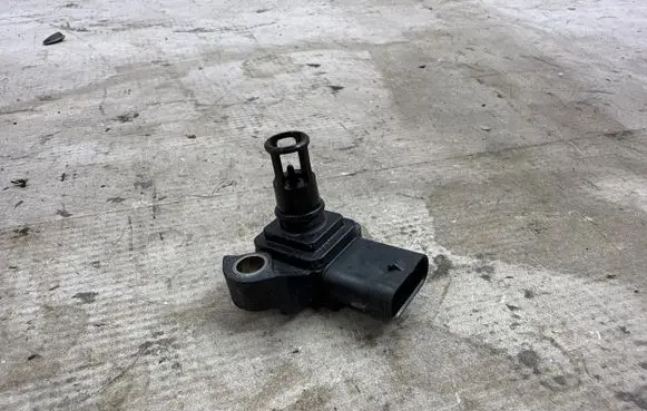 BMW X2 F39 Air pressure sensor 8637897 0250 6F28