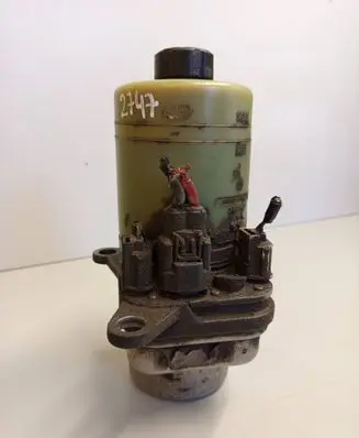 Ford Focus Power steering pump 4M513K514CA
