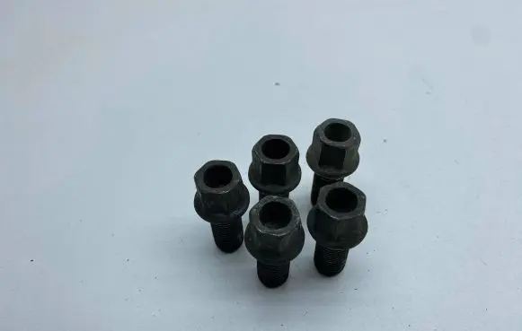 Nuts/bolts