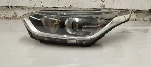 KIA Ceed Headlight/headlamp 92101j7060