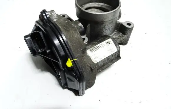 Ford Focus Throttle valve 4M5GFA 892090 B6R25