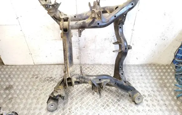 Volkswagen Touareg II Rear subframe 
