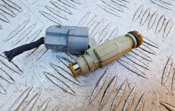 Hyundai i10 Fuel injector 3531004000