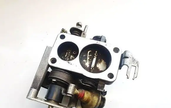 Volkswagen PASSAT B3 Throttle valve 72121705