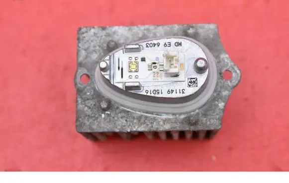 Volvo V40 Voltage converter/converter module MDE96403