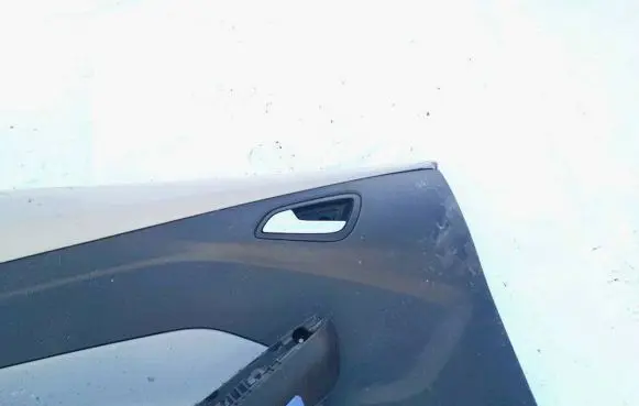 Rear door interior handle