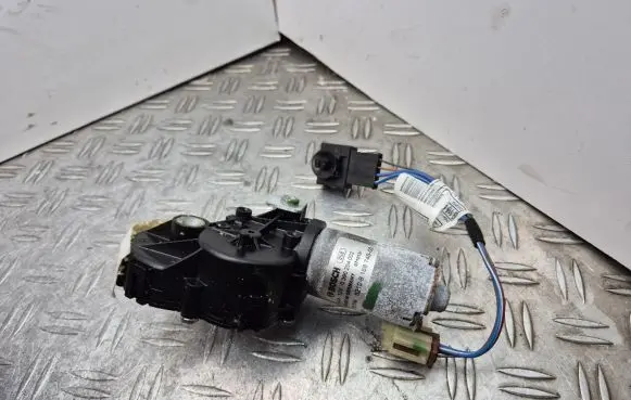 BMW X6 E71 Seat adjustment motor 0390204002 071013F 9118468