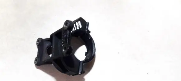 Ford Mondeo Mk III Engine mounting bracket xs7w3k305ac