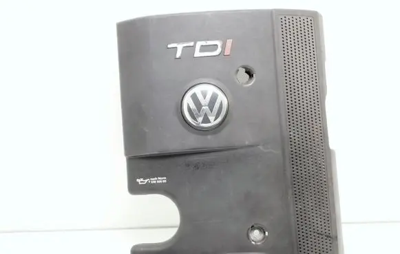 Volkswagen PASSAT B5 Engine cover (trim) 028103935 012955