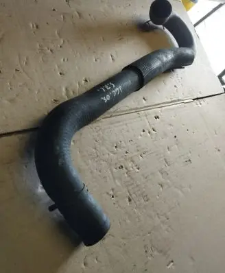 Jeep Grand Cherokee (WK) Engine coolant pipe/hose