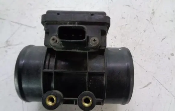 Mazda 323 F Mass air flow meter E5T511715712