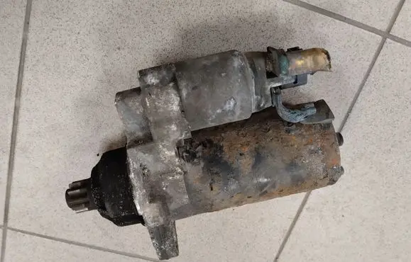 Volkswagen PASSAT B6 Starter motor