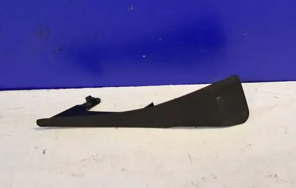 Fender mounting bracket