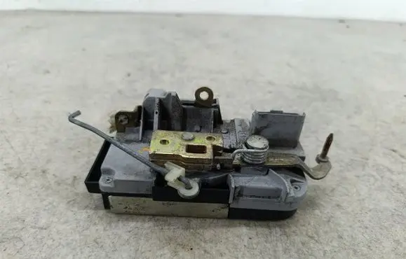 Peugeot 807 Front door lock 