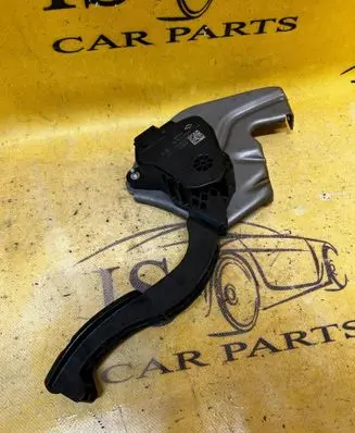 Dacia Sandero III Accelerator throttle pedal 180100912R 673250964R