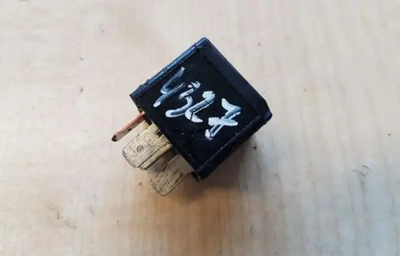 Audi A6 S6 C6 4F Other relay 8K0951253 643
