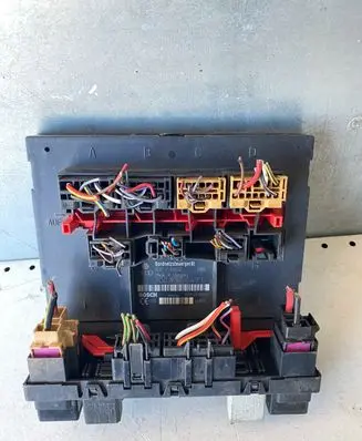 Volkswagen PASSAT B7 Comfort/convenience module 3C0937049D F005V00525 H37S1002