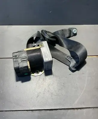 Mercedes-Benz S W220 Front seatbelt 33015929F