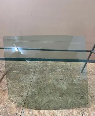 Ford Fusion Sliding door window/glass 