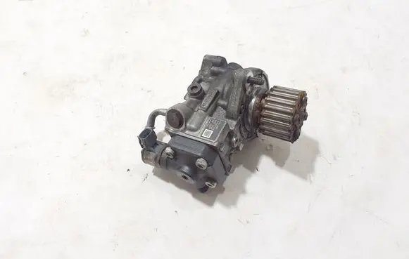 Volvo S90, V90 Fuel injection high pressure pump 31452143