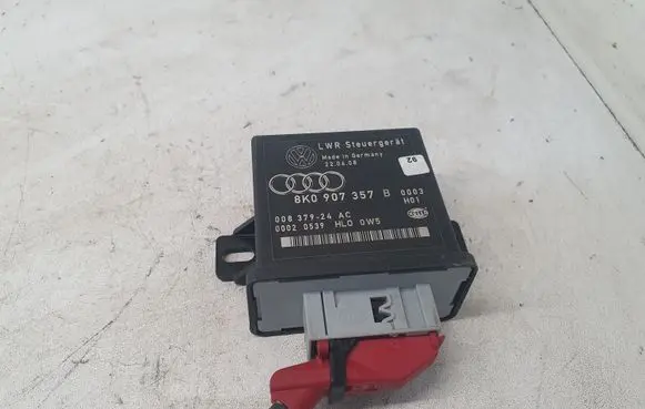 Audi A4 S4 B8 8K Light module LCM 8K0907357