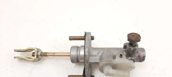 Mitsubishi Grandis Master brake cylinder
