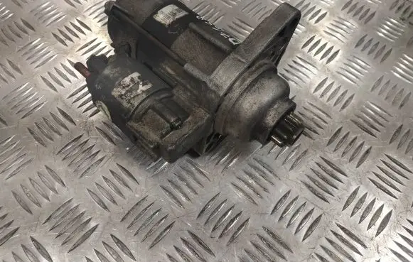 Volkswagen Golf V Starter motor 02Z911023H