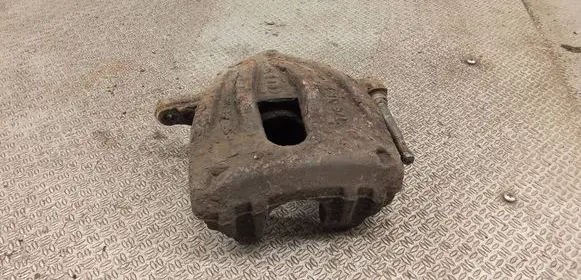 Toyota Avensis T250 Front brake caliper 