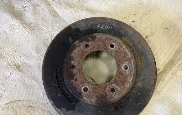 Mitsubishi L200 Drum brake (rear) 