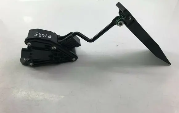 Honda Civic Accelerator throttle pedal 31307K23 P1625