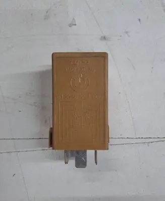 BMW 5 E39 Window wiper relay 8384505