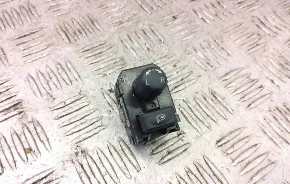 Nissan Leaf II (ZE1) Wing mirror switch 2826SN