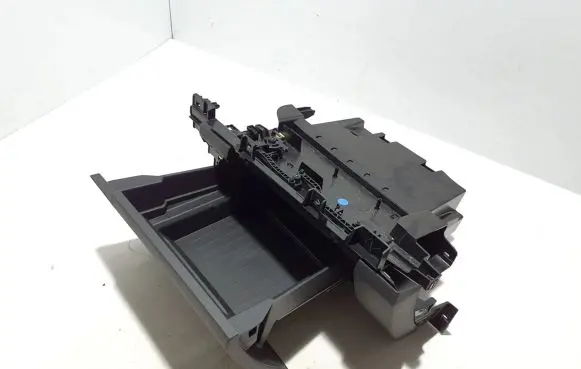 Glove box