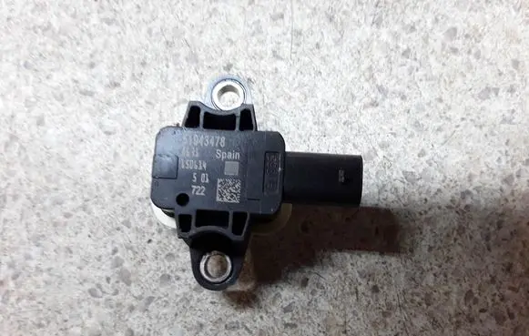 Fiat 500X Airbag deployment crash/impact sensor 51943478