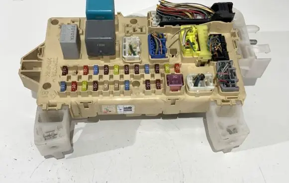 Toyota Corolla E120 E130 Other control units/modules 89221-8F018