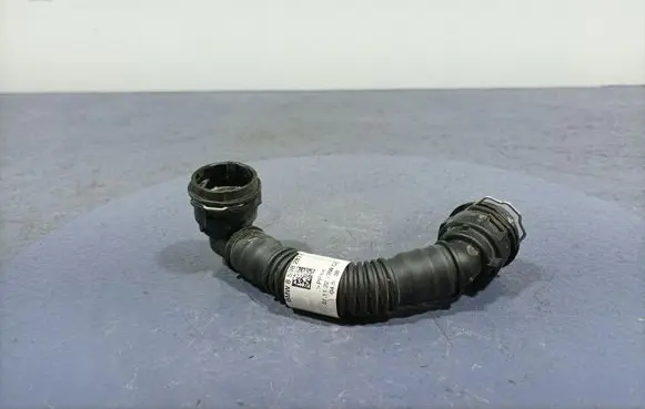 BMW X5 E53 Engine coolant pipe/hose 8598287