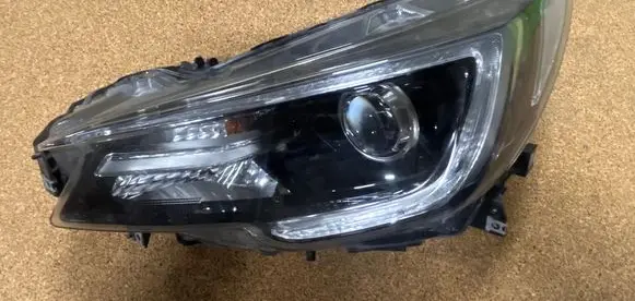 Subaru Outback Headlight/headlamp 84002AL191