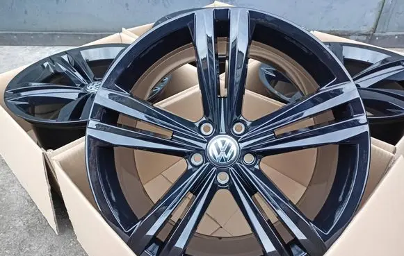 Volkswagen Tiguan R19 alloy rim 5NA601025D
