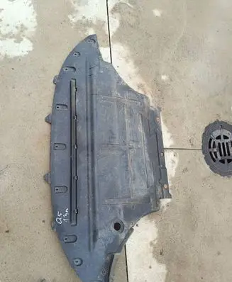 Audi Q5 SQ5 8R Engine splash shield/under tray 8R0863821B 8R0863821C 8R1863821C
