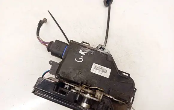 Skoda Octavia Mk2 (1Z) Rear door lock 7L0839015D